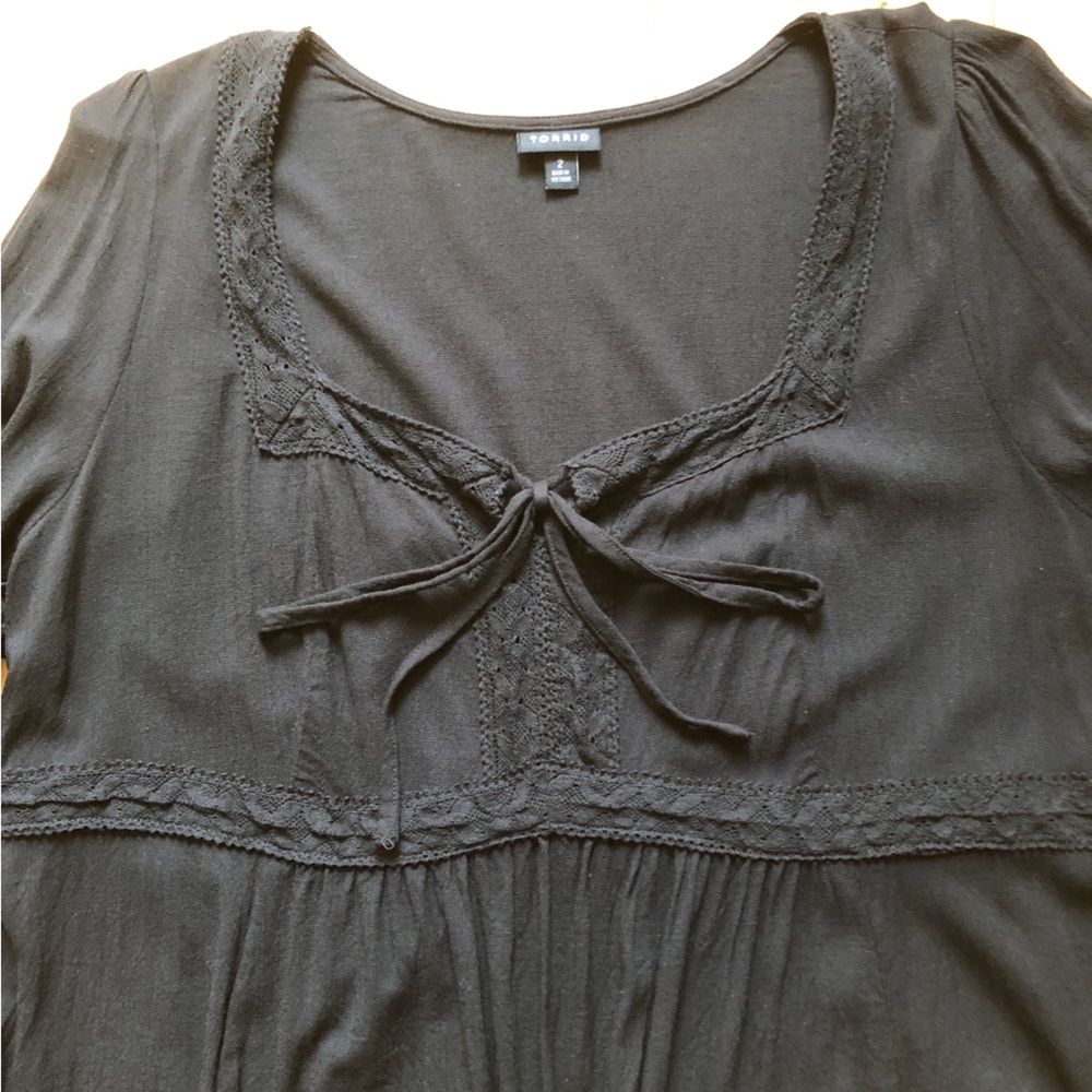 Torrid 2 Black Long-Sleeve Tie-Front Whimsigoth Peasant Top Hot Topic